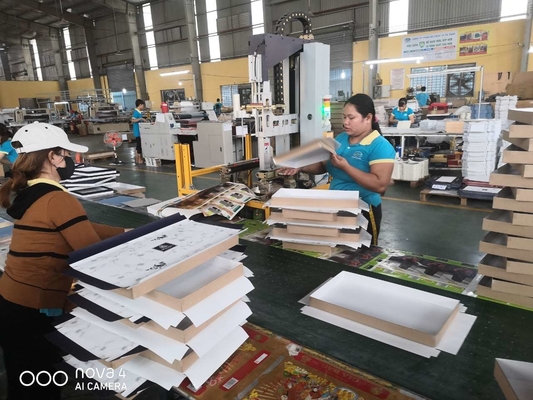 Mesin Pembungkus Kotak Perhiasan Kaku 30 Pcs / Min 220v 0.6MPa Tekanan Udara