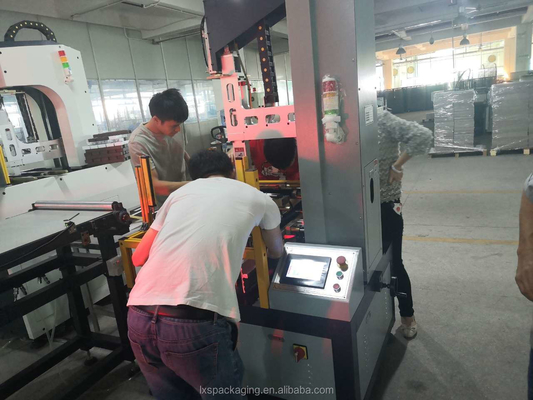 Mesin Pembuat Kotak Sepatu Akurasi Tinggi 0.6Mpa Pasokan Udara Pneumatik