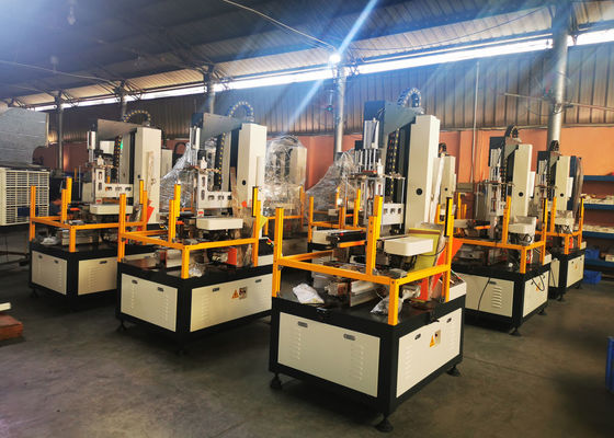 Semi Otomatis 950kg Mesin Pembentuk Kotak Kaku 30pcs / mnt Untuk Kotak Perhiasan Hadiah