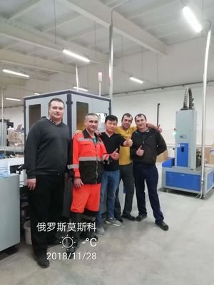 Pembuat Casing Penutup Ponsel Kaku Bergerak Kecepatan Tinggi