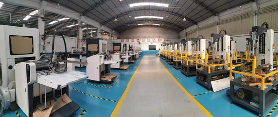 Pembuat Casing Penutup Ponsel Kaku Bergerak Kecepatan Tinggi