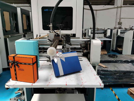 Mesin Pembuat Kotak Kue Kado Kaku L120XW110mm Dengan Sistem Pembungkus Kotak Ganda