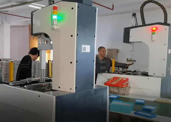 Mesin Pembungkus Kotak Kaku Fase Tunggal Panjang Lipat Panjang 1mm 100mm