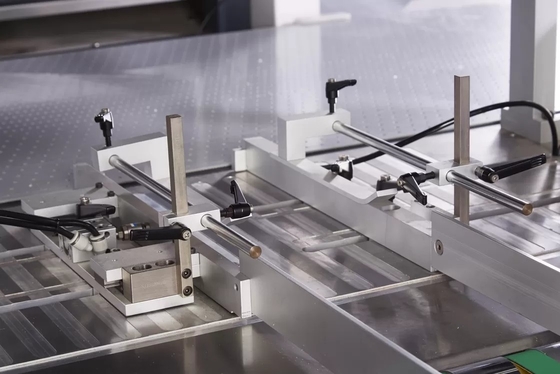 Mesin Pembuat Kotak Kemasan Panjang 100 - 600mm Dengan Kontrol PLC Panasonic